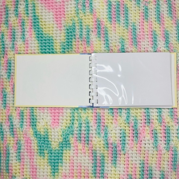 **SOLD** 🌸 $5 add on 🌸 Vintage 90s Disney Winnie the Pooh Photo Album - Picture 2 of 3